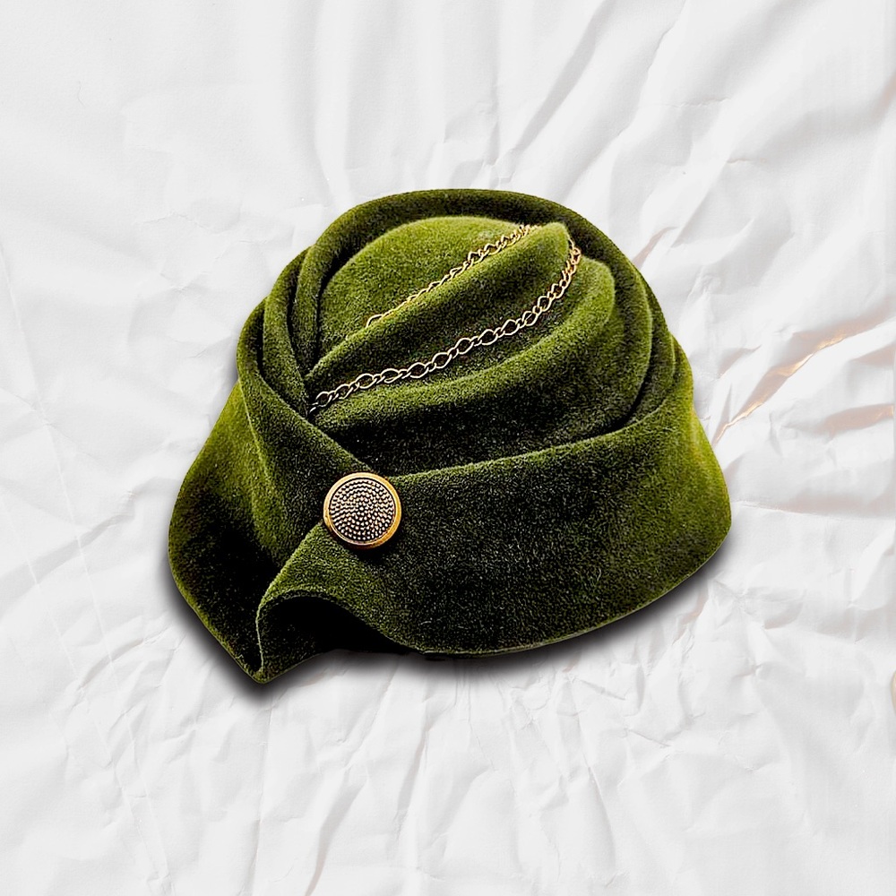 30s Vintage-Inspired Emerald Cloche Hat by Amina Marie Hood